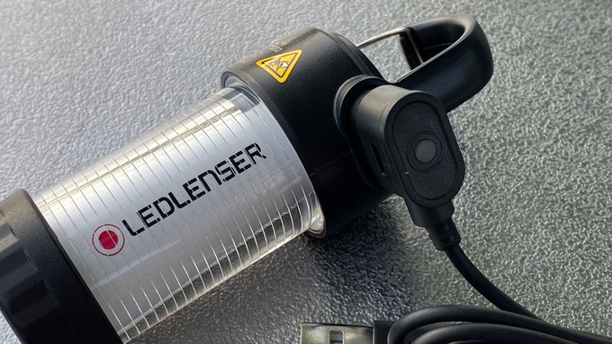 LEDLENSER レッドレンザー ML4 充電ケーブル装着