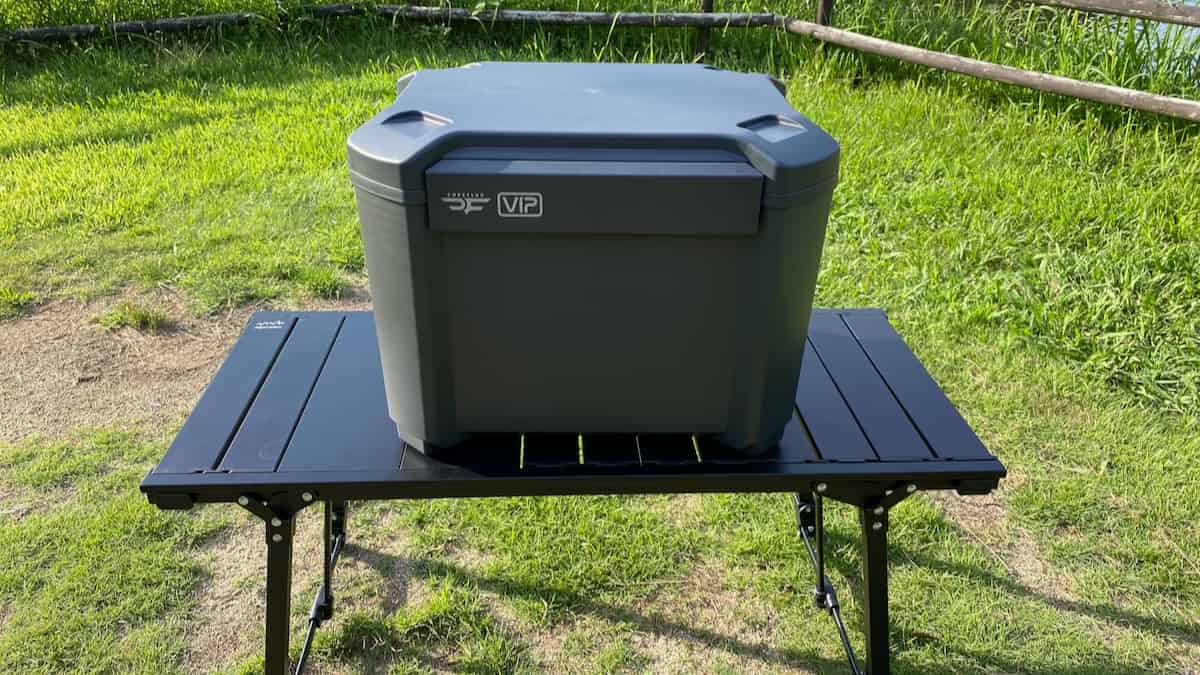 コアフラックス クーラーボックス VIP26L-17