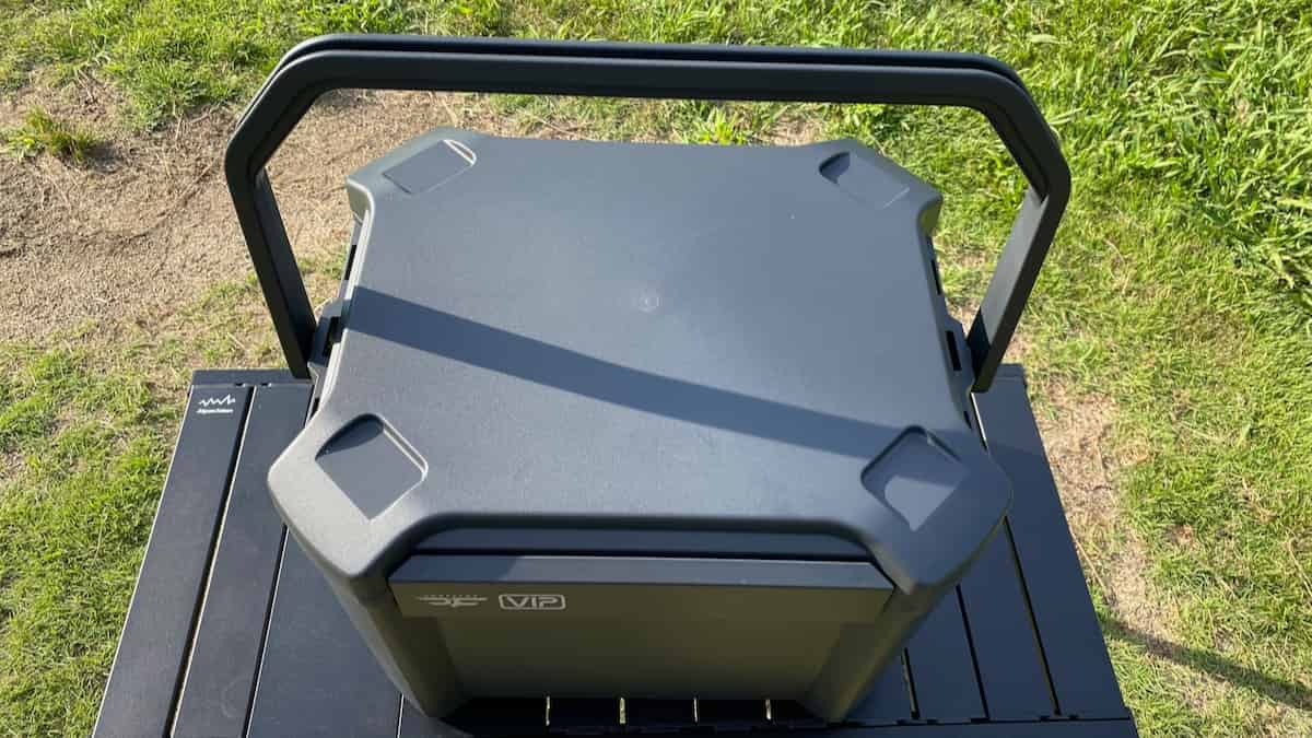 コアフラックス クーラーボックス VIP26L-19
