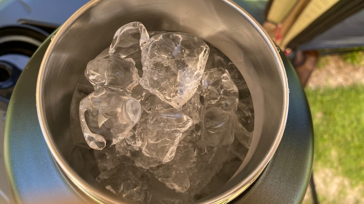 1日目 13時 アイスコンテナの氷の状態