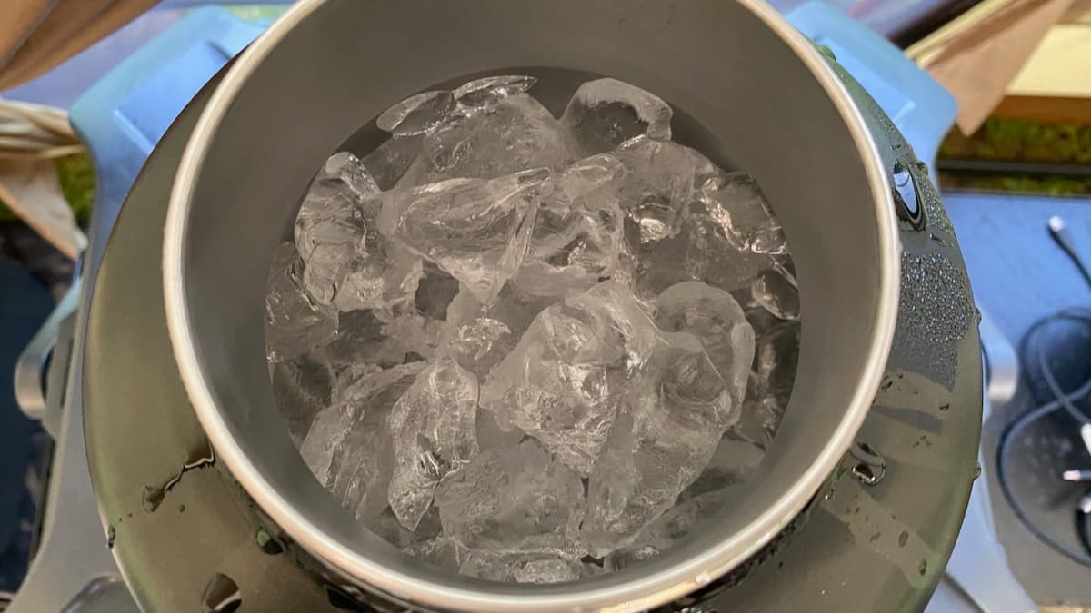 2日目 5時30分 アイスコンテナの氷の状態